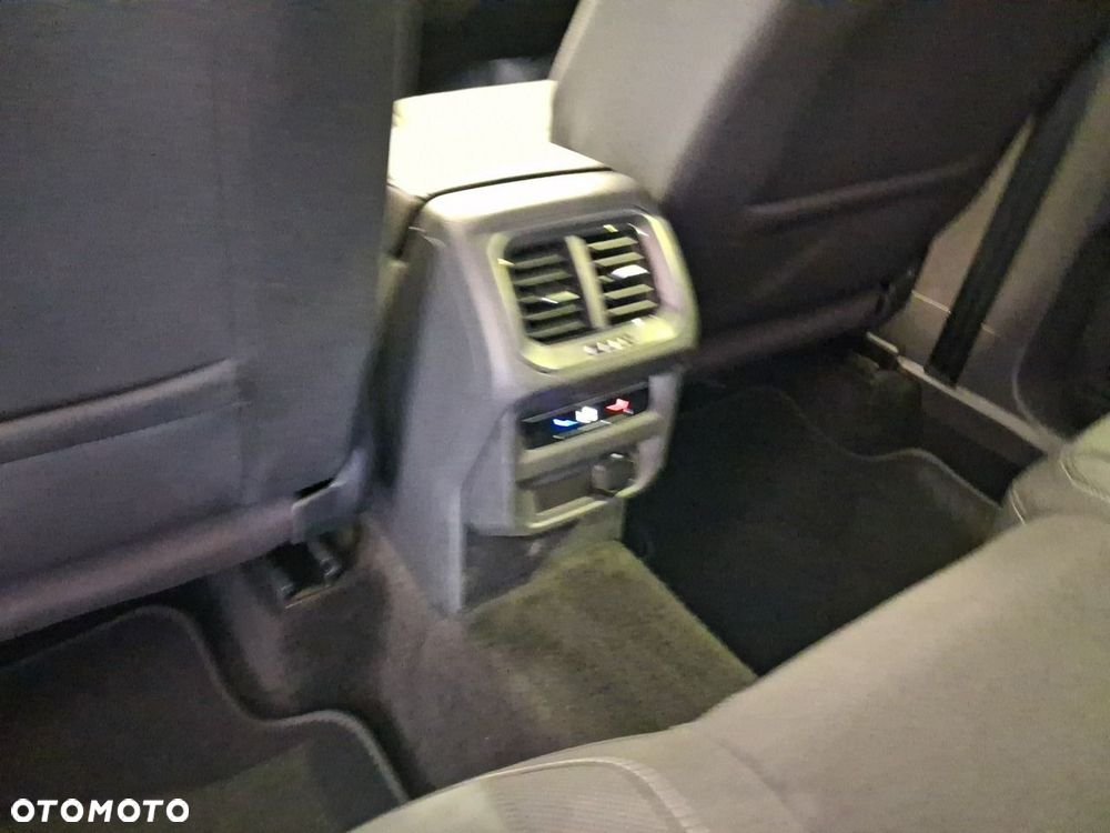 Volkswagen Tiguan Allspace - 15