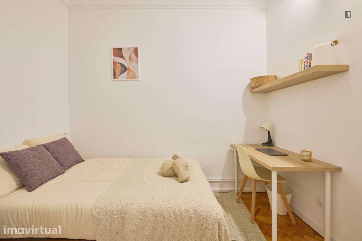 Quarto - localizado em Alameda Lisbon - Grande imagem: 2/26
