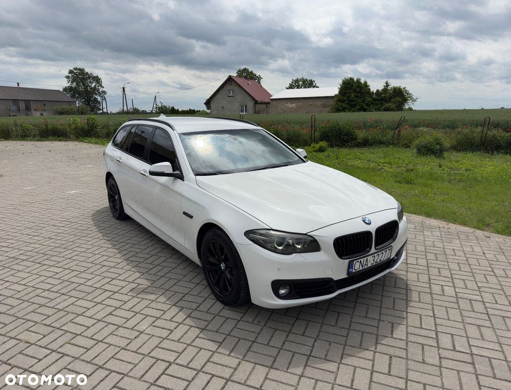 BMW Seria 5 520d Touring Luxury Line - 1