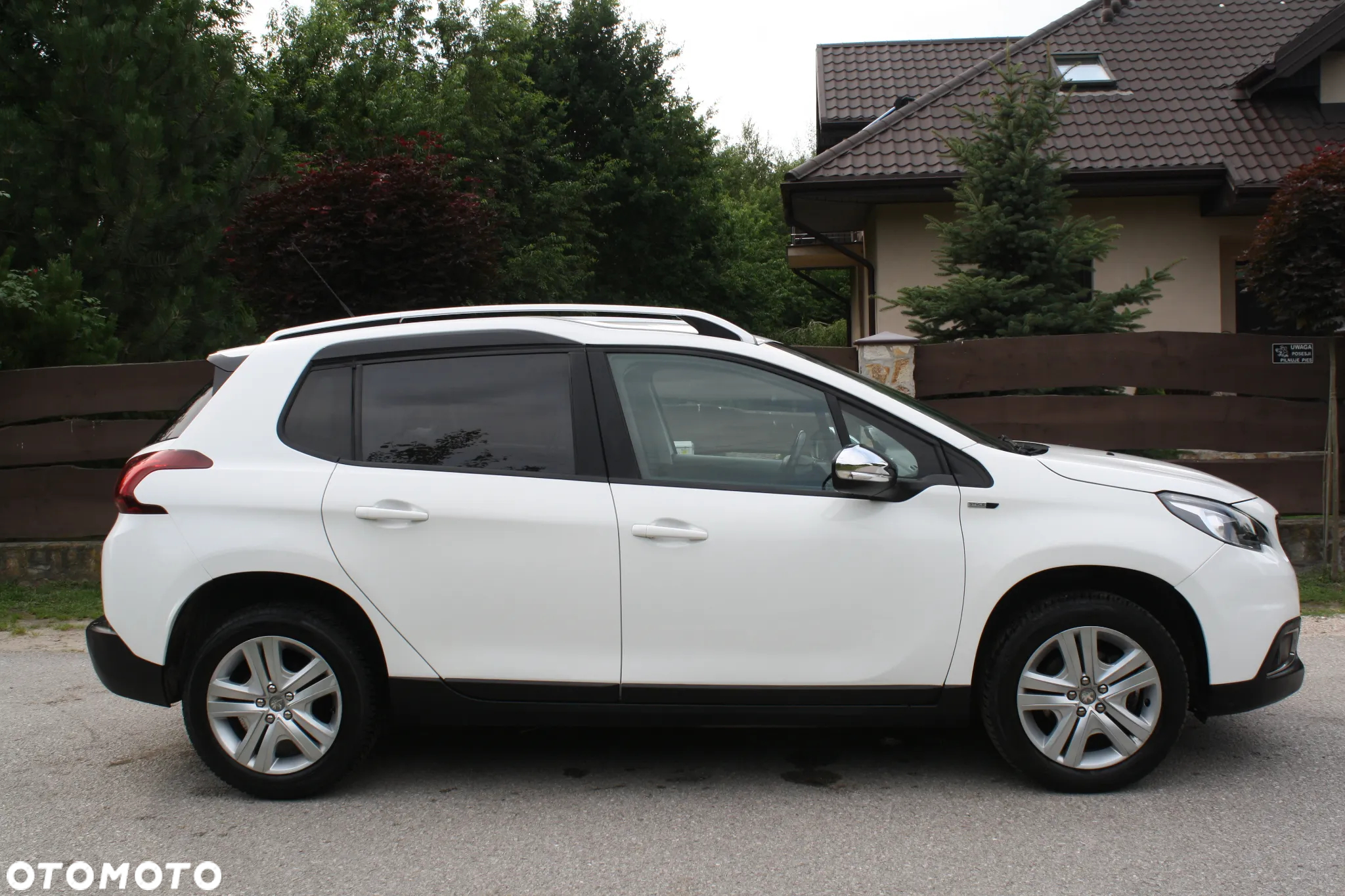 Peugeot 2008 1.2 Pure Tech Style S&S - 12
