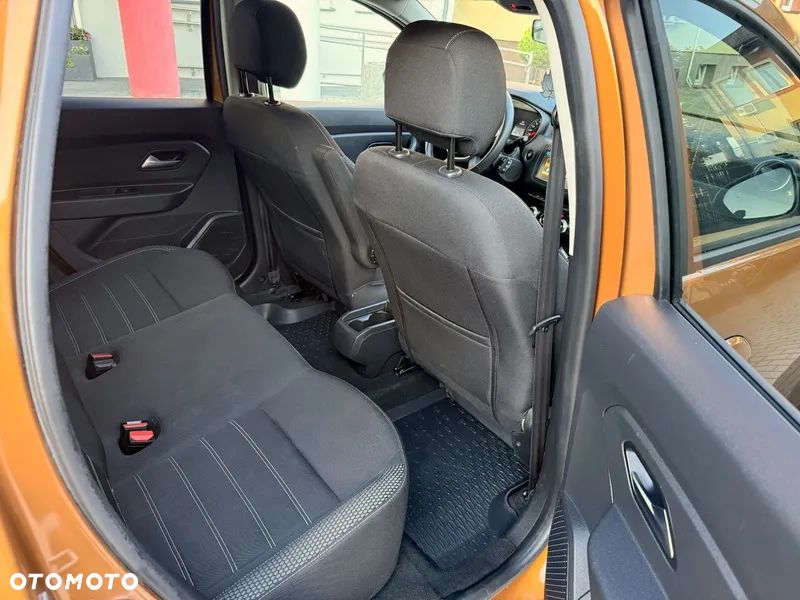 Dacia Duster 1.6 SCe Laureate S&S - 13
