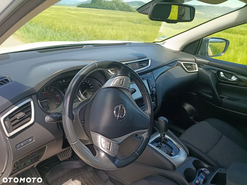 Nissan Qashqai 1.6 DCi Xtronic TEKNA - 22