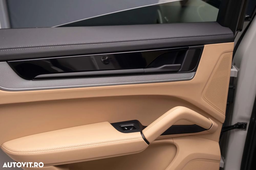 Porsche Cayenne Coupe E-Hybrid Tiptronic S - 29