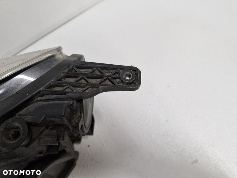 volvo v40 ii 2 lampa reflektor prawy przód xenon uk 31420010 - 6