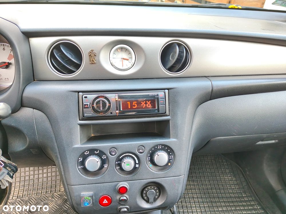 Mitsubishi Outlander - 11
