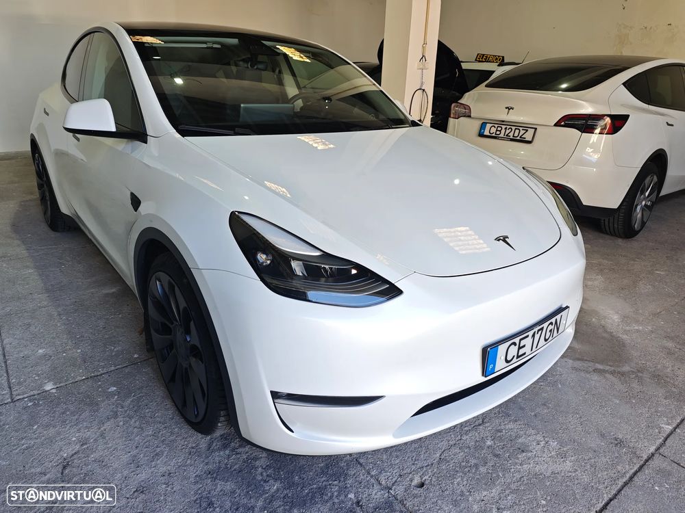 Tesla Model Y Performance Dual Motor AWD - 3