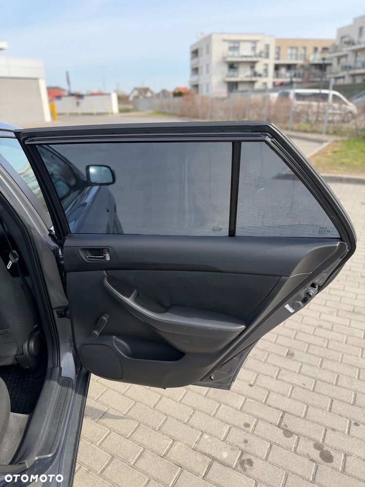 Toyota Avensis 1.6 VVT-i Terra - 8