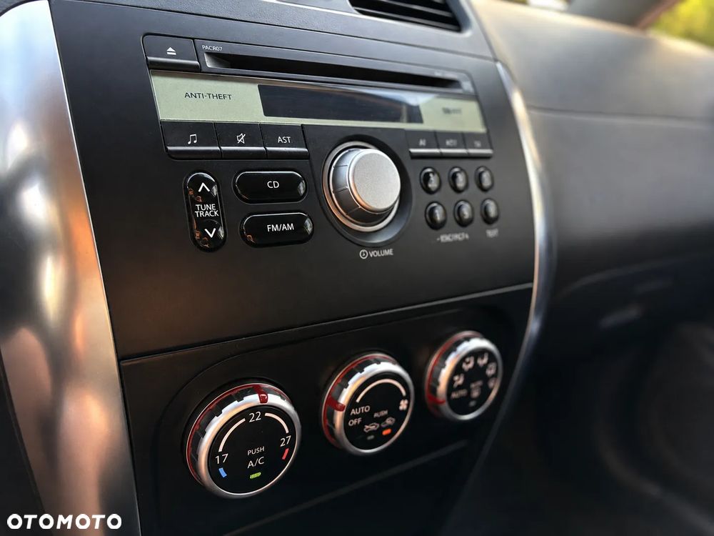 Suzuki SX4 1.6 GS/Premium - 12