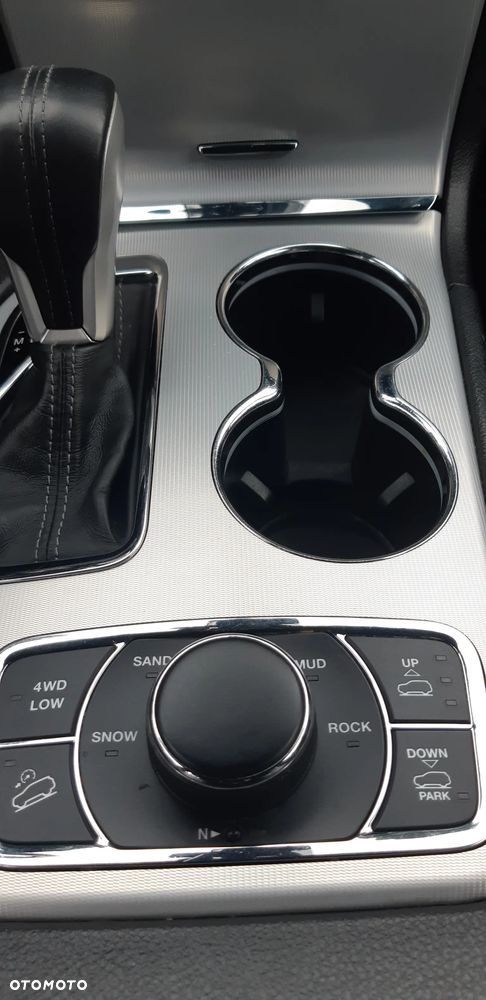 Jeep Grand Cherokee - 29