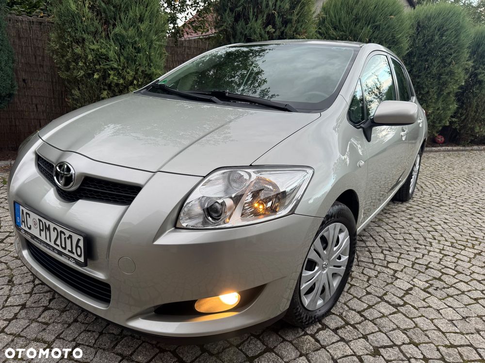 Toyota Auris 1.6 VVT-i Executive - 2