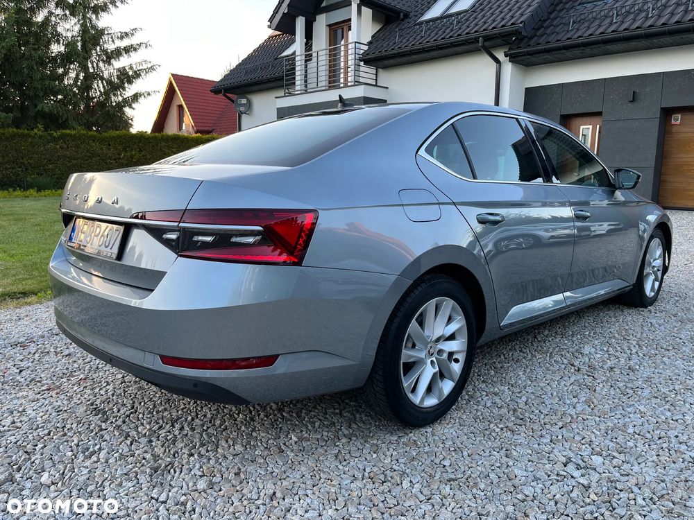 Skoda Superb 2.0 TDI SCR Ambition - 4