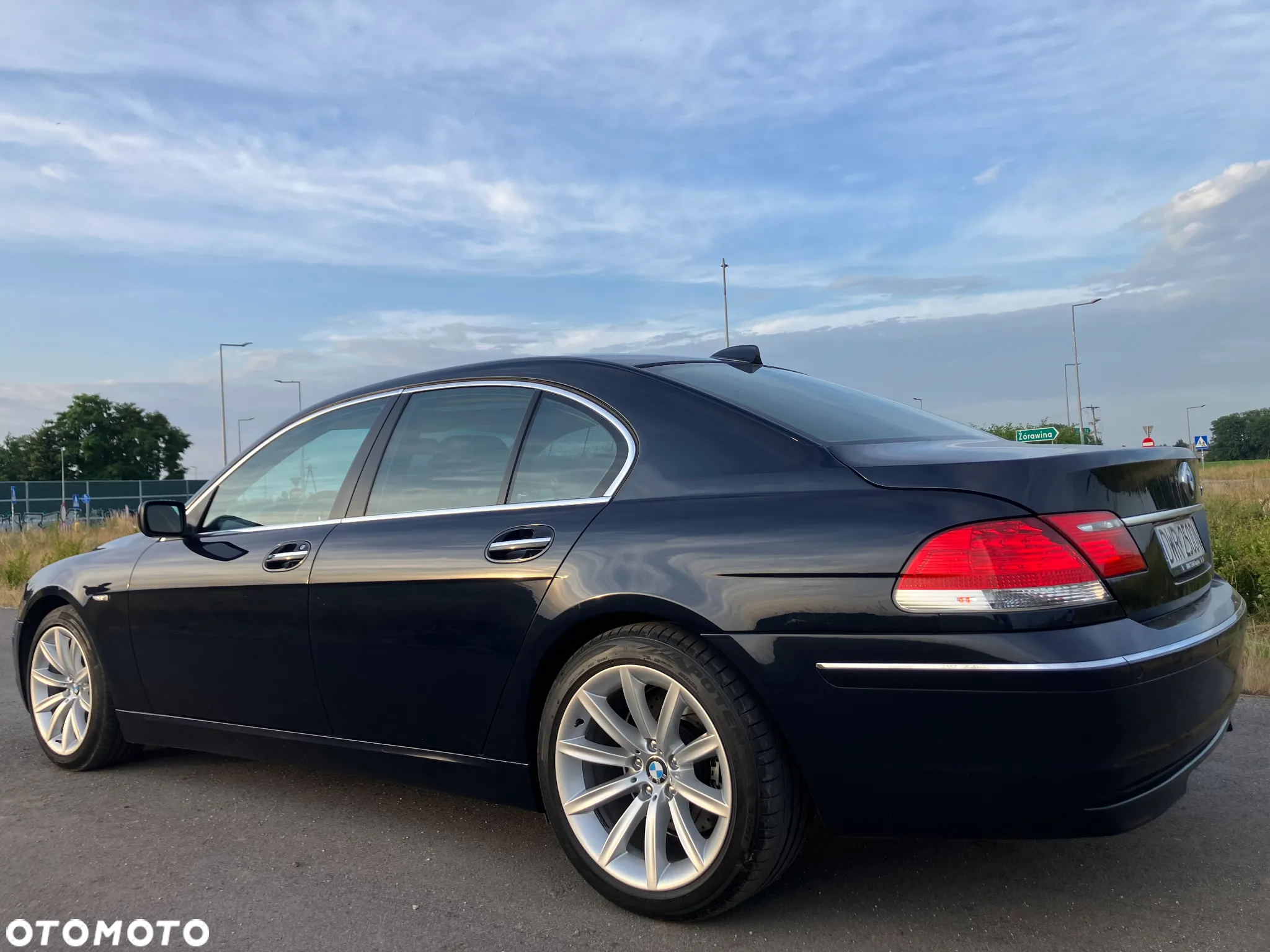 BMW Seria 7 750i - 30