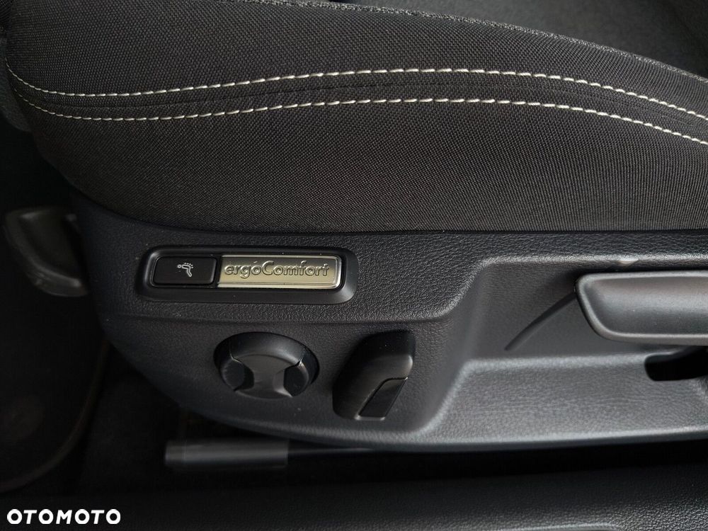 Volkswagen Passat - 12