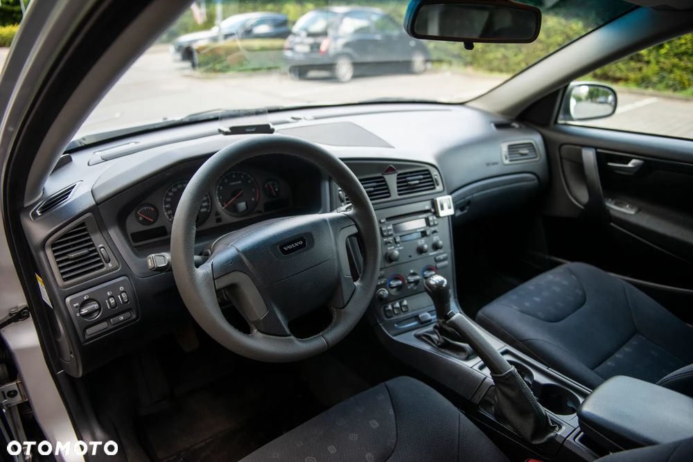 Volvo V70 2.4 Optima - 16