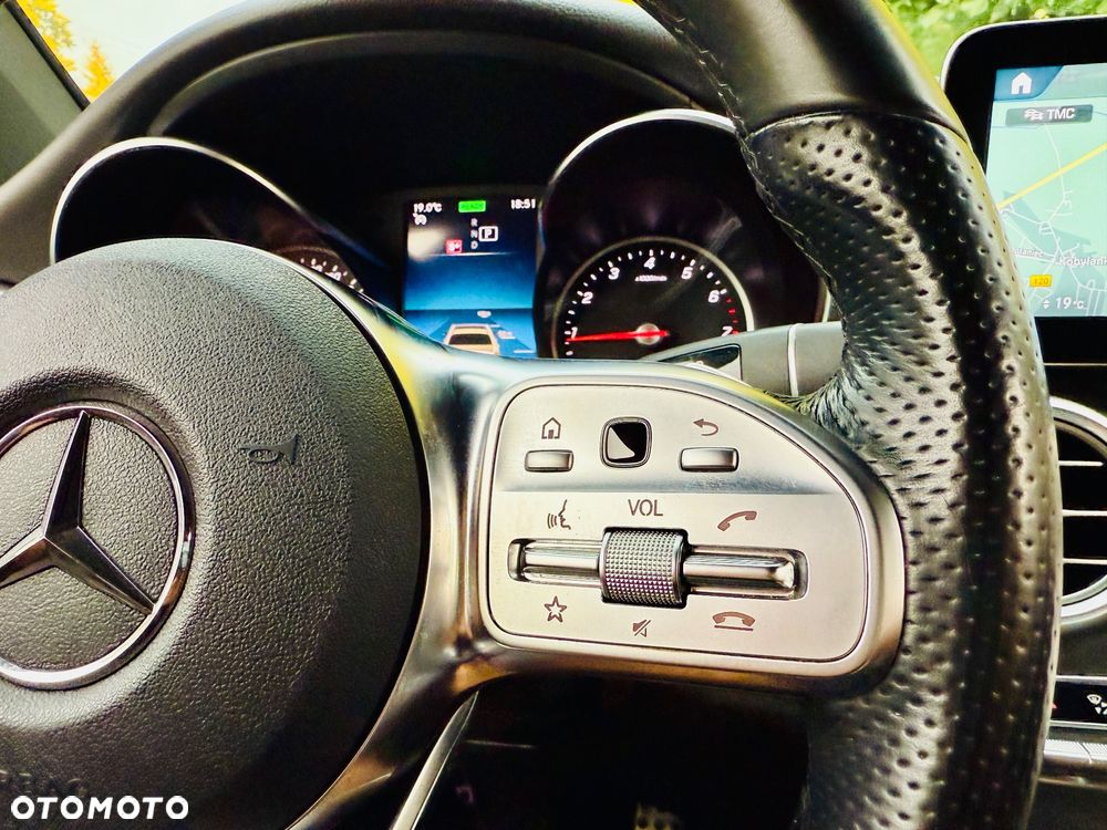 Mercedes-Benz GLC 200 4Matic 9G-TRONIC AMG Line Plus - 9