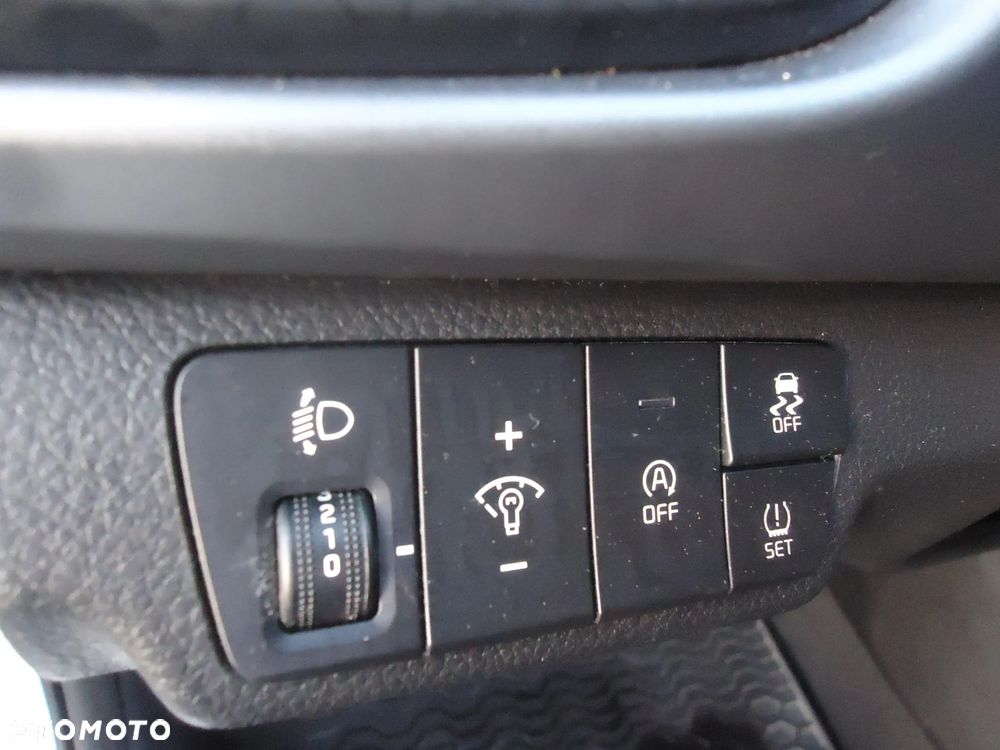 Kia Rio - 12