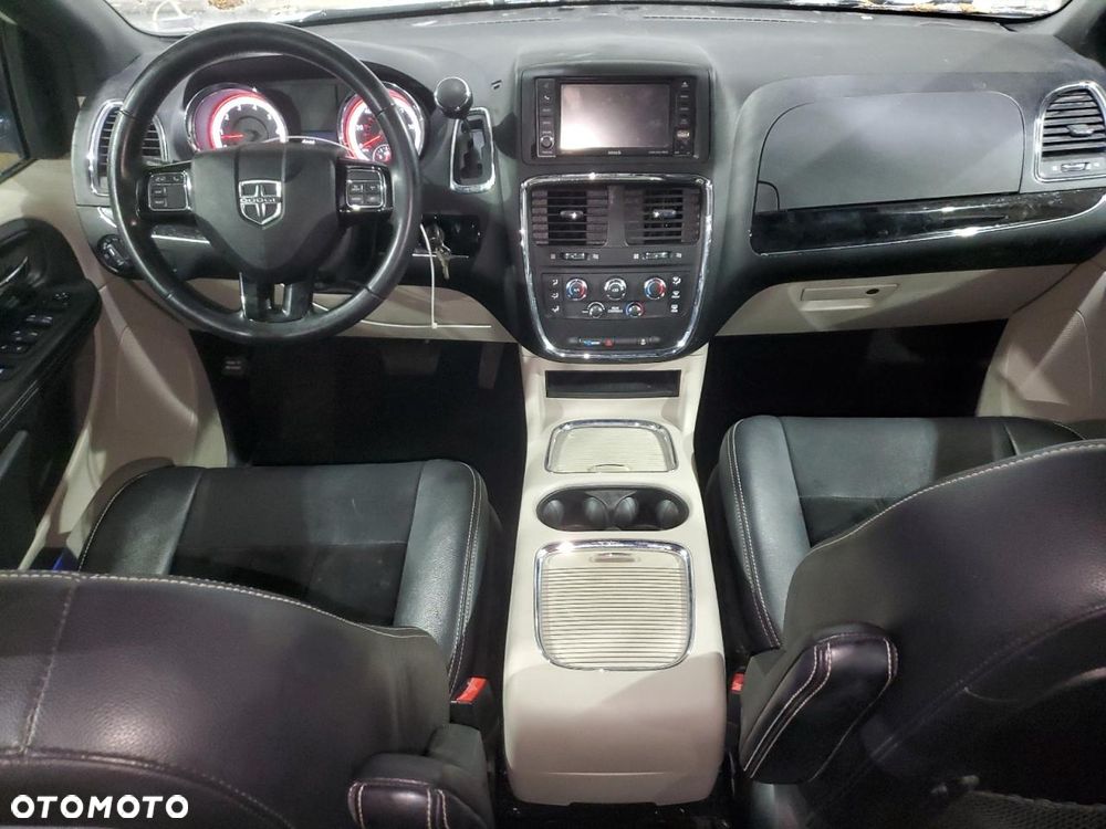 Dodge Grand Caravan - 7