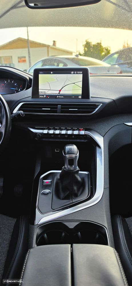 Peugeot 3008 PureTech 130 Stop & Start GPF Allure Pack - 14