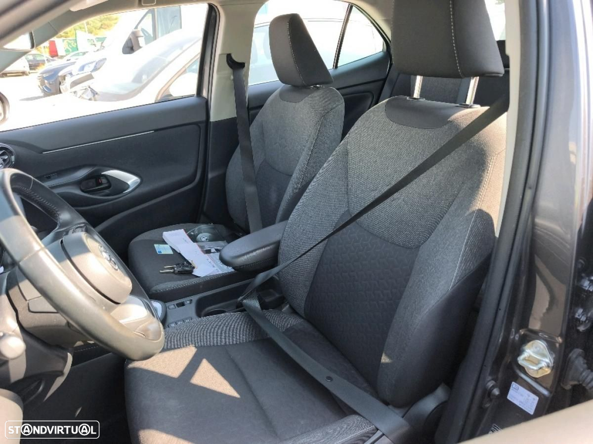 Toyota Yaris Cross 1.5 HDF Comfort Plus - 11