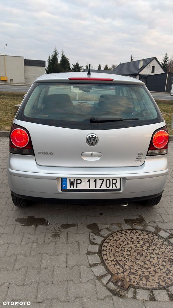 Volkswagen Polo 1.4 16V Comfortline - 4