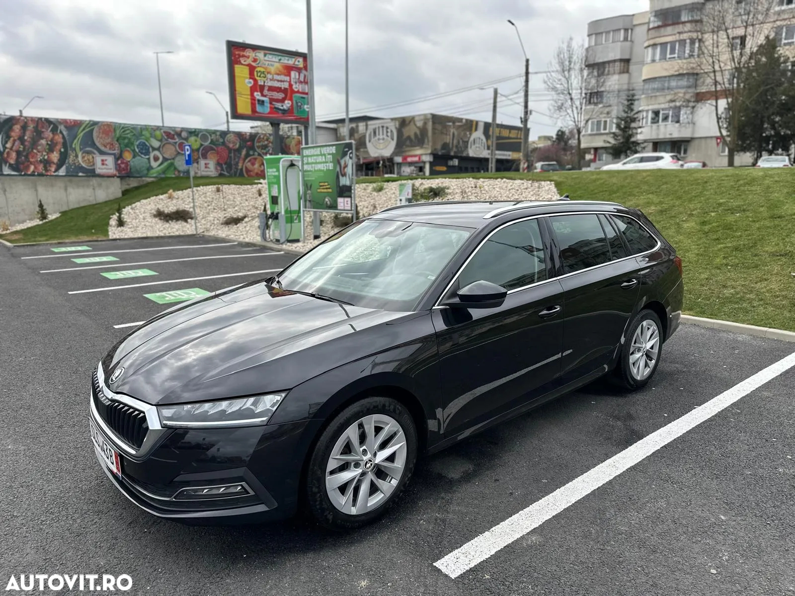 Skoda Octavia 2.0 TDI DSG First Edition - 8