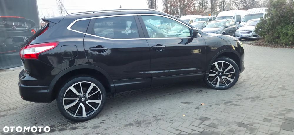 Nissan Qashqai 1.6 dCi 4 x 4 DPF Start/Stop tekna - 16