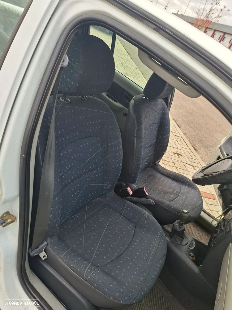 Renault Clio 1.5 dCi Confort - 9