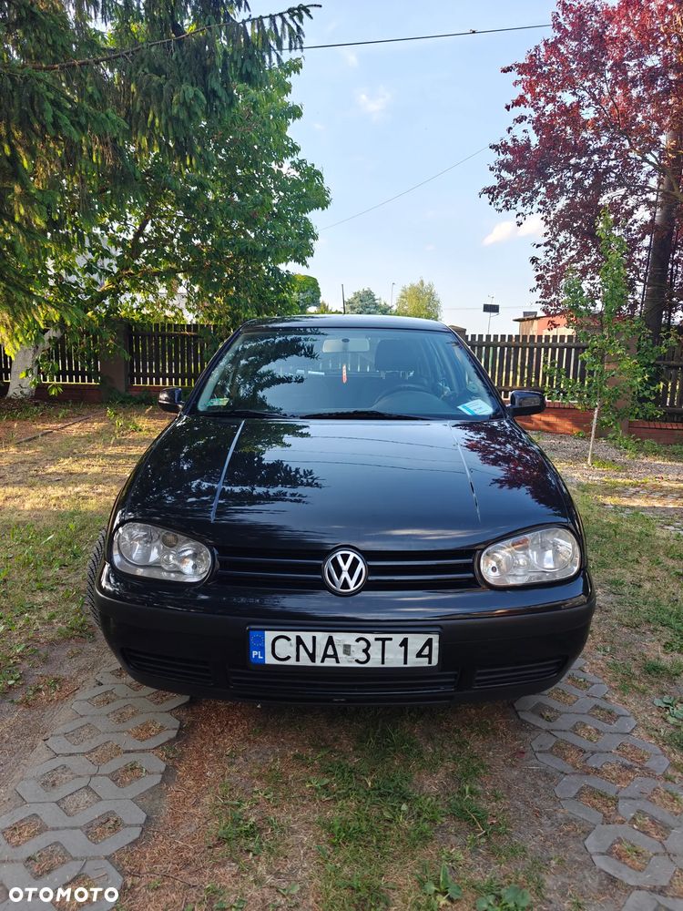 Volkswagen Golf - 2