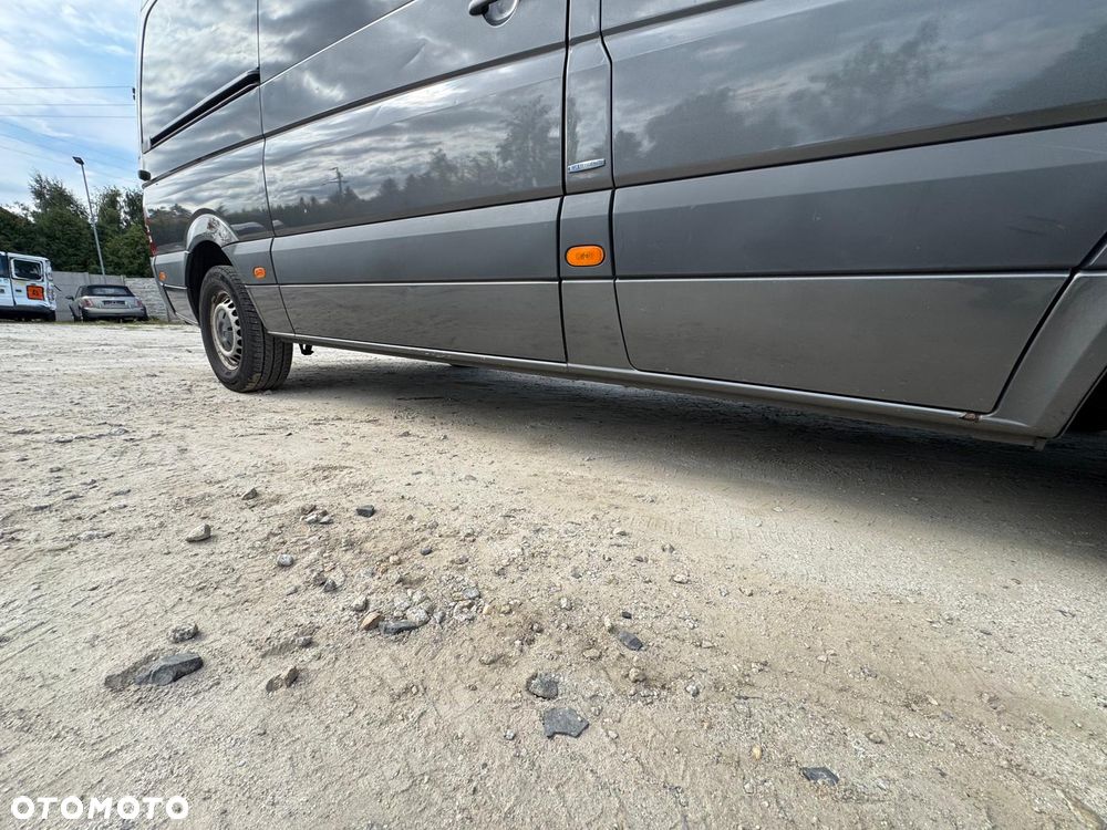 Mercedes-Benz Sprinter - 9
