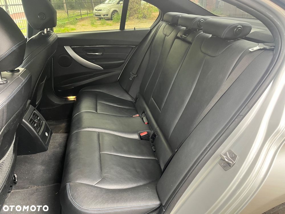 BMW Seria 3 330e iPerformance M Sport Shadow - 8