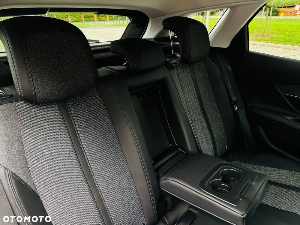Peugeot 3008 BlueHDi 120 Stop & Start EAT6 Allure - 32