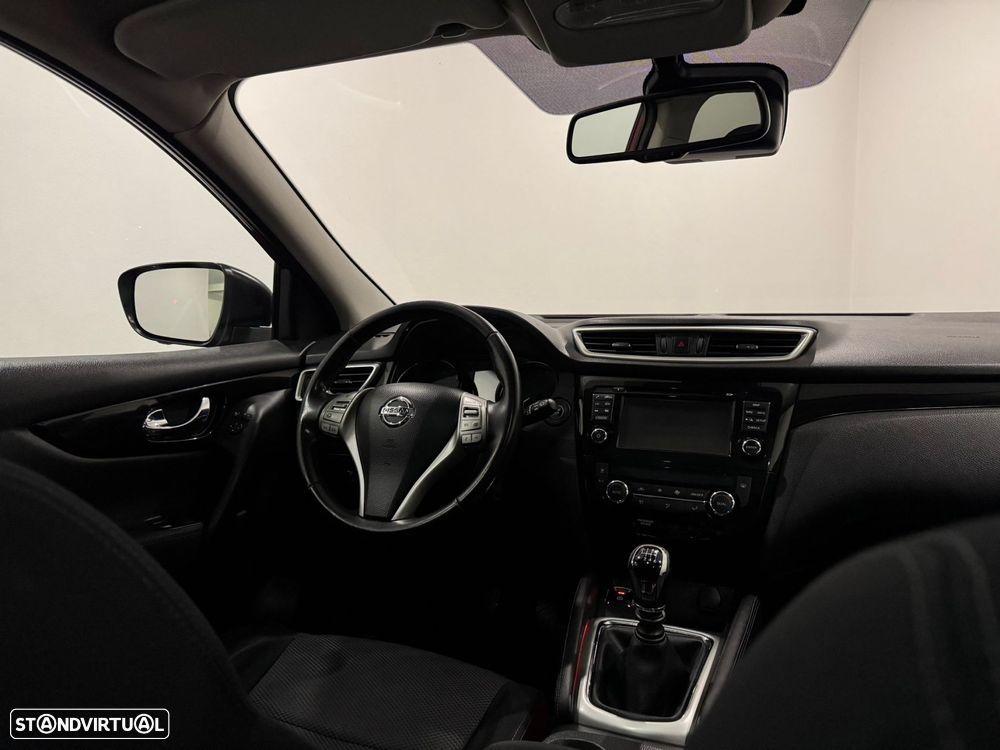 Nissan Qashqai 1.5 dCi N-Connecta 18 - 32