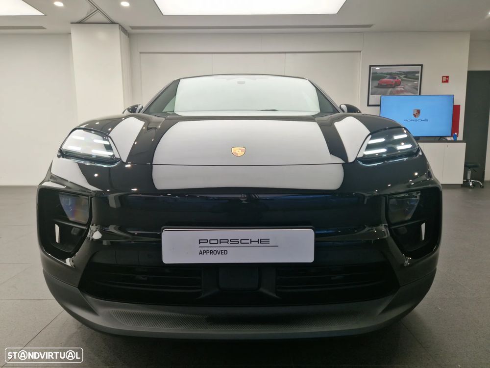 Porsche Macan Electric 4 - 12