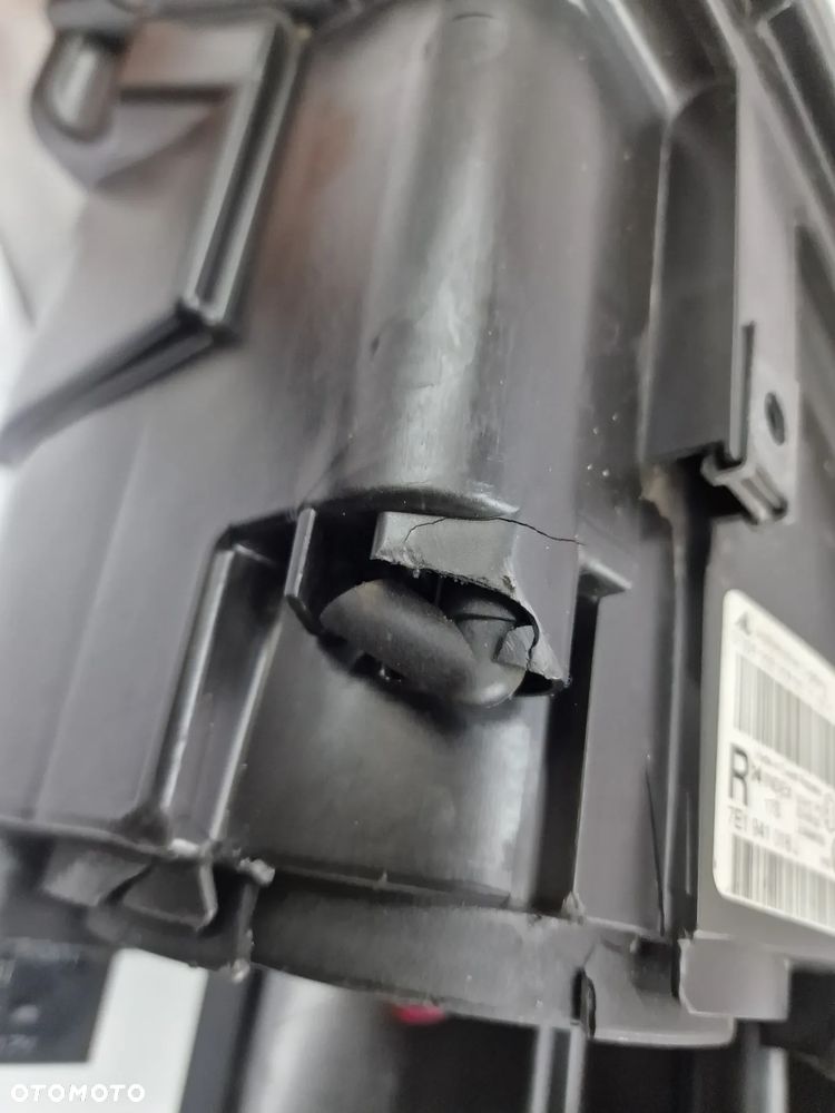 VW T5 LIFT 7E0 MULTIVAN 10- PRAWA ZWYKŁA LAMPA PRZEDNIA PRZÓD , NR 7E1941016J , NR AUKCJI LA63 - 21