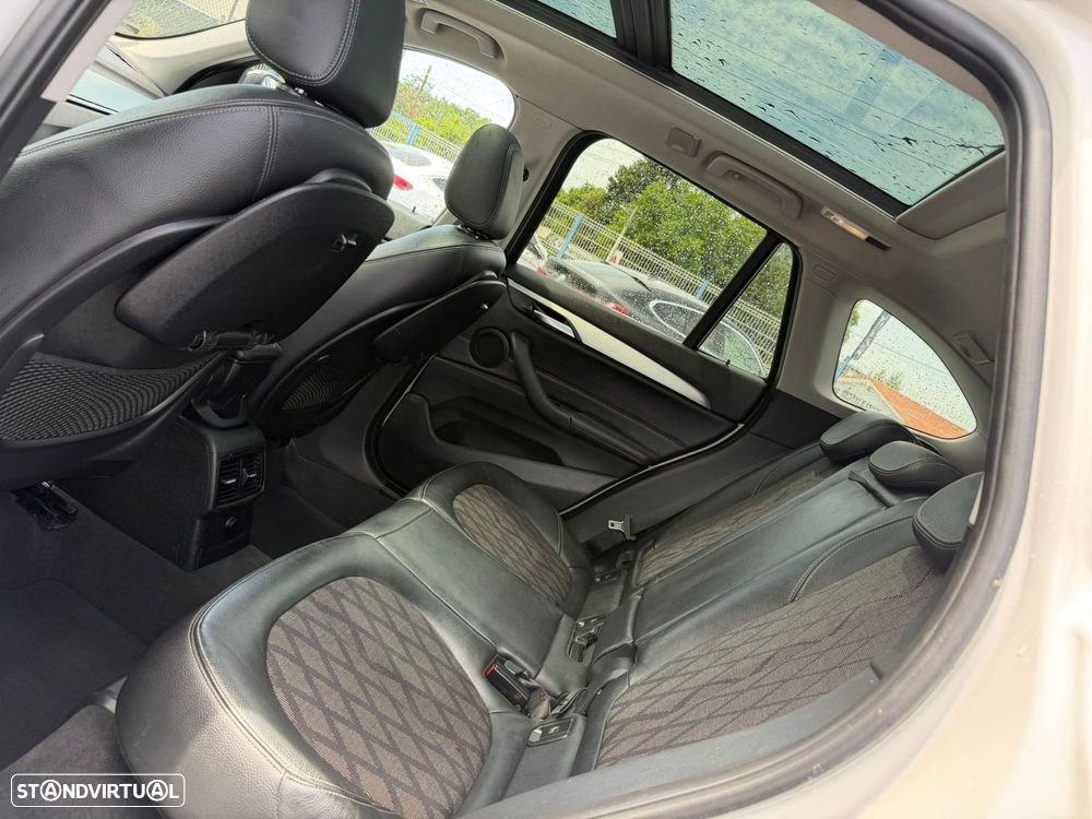 BMW X1 18 d sDrive Auto Line Sport - 13