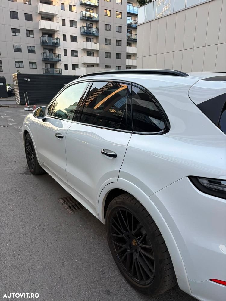 Porsche Cayenne - 6