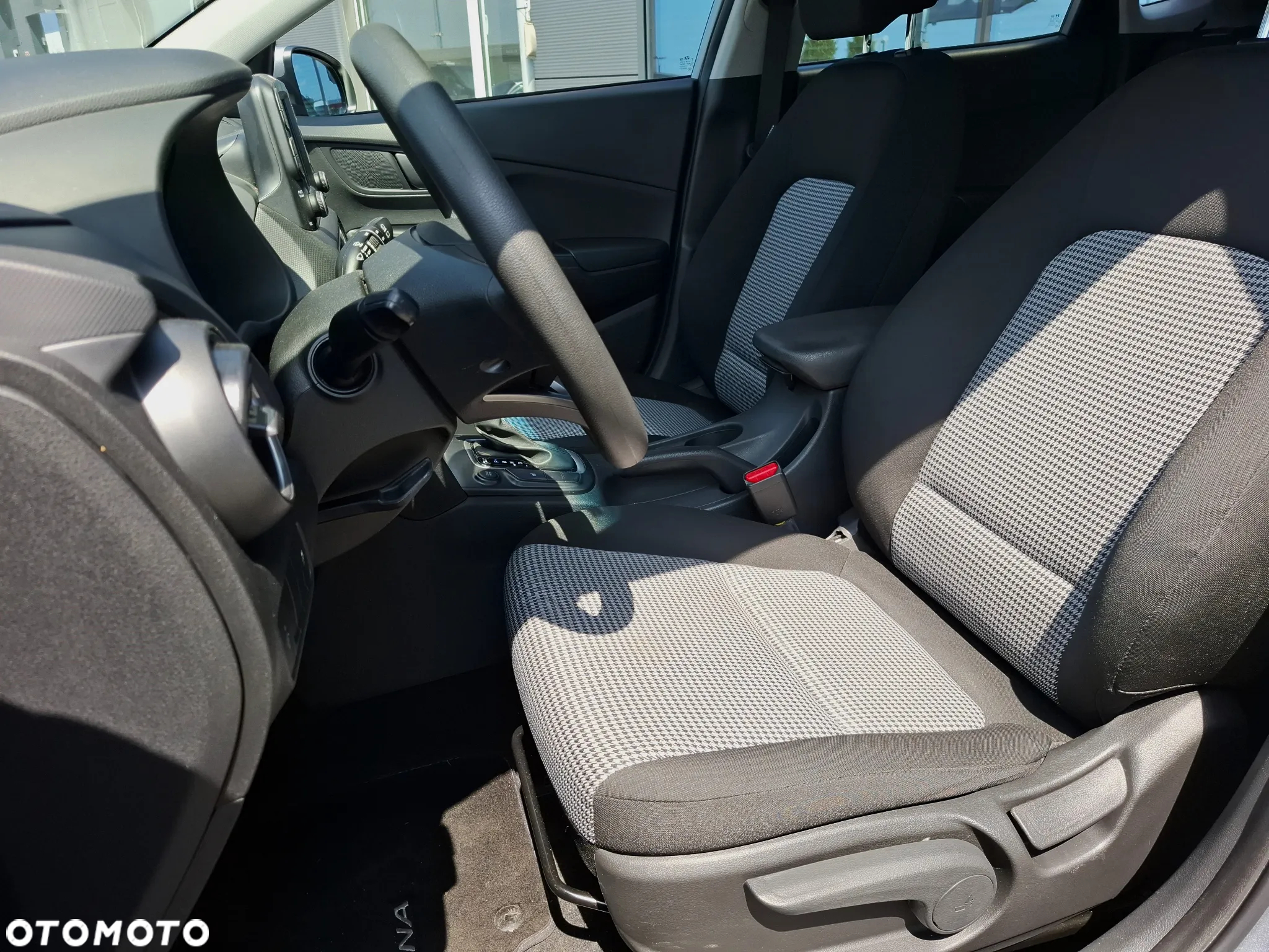 Hyundai Kona 1.6 T-GDI Comfort DCT - 11