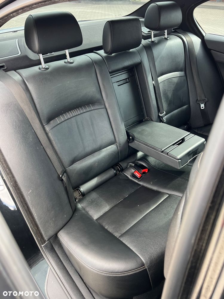 BMW Seria 5 525d Sport-Aut Luxury Line - 22