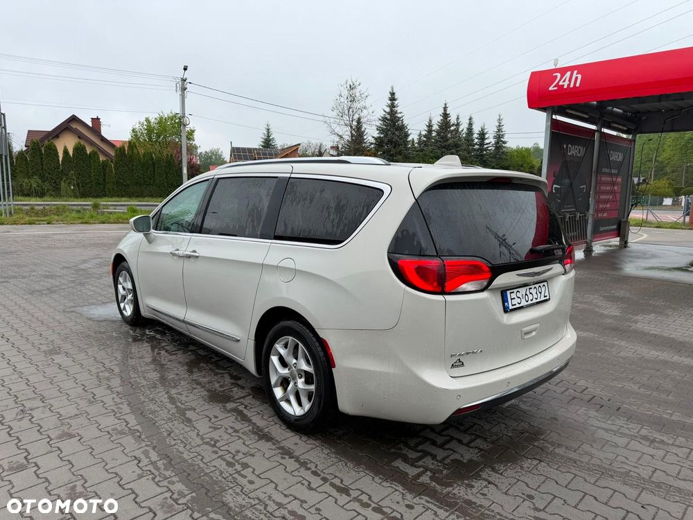 Chrysler Pacifica - 14