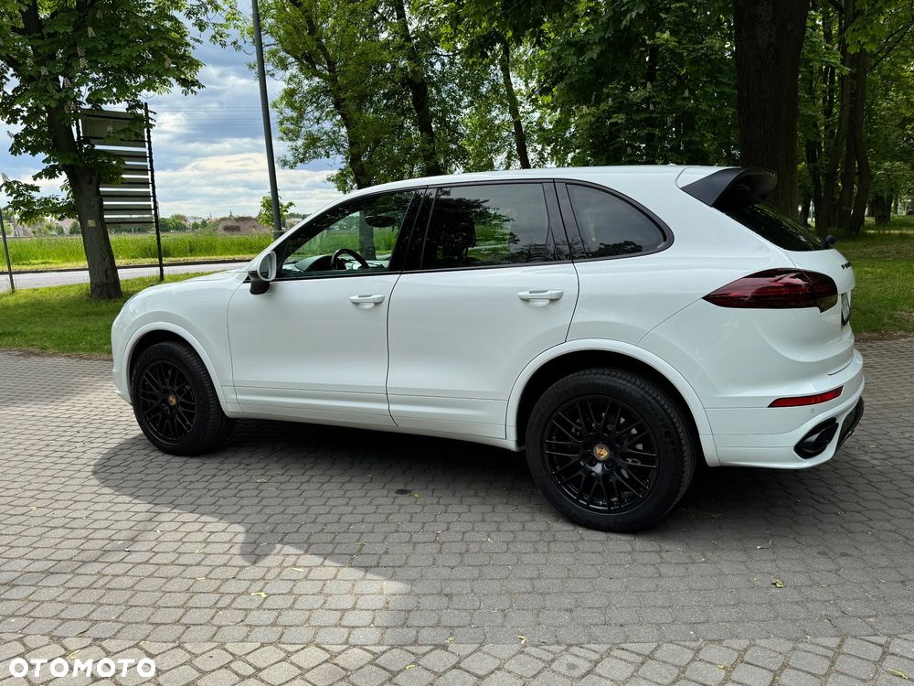 Porsche Cayenne Platinum Edition - 9