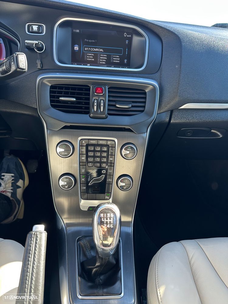 Volvo V40 D2 Momentum - 43
