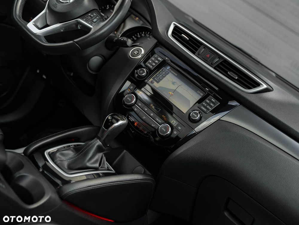 Nissan Qashqai 1.6 dCi Xtronic TEKNA+ - 20