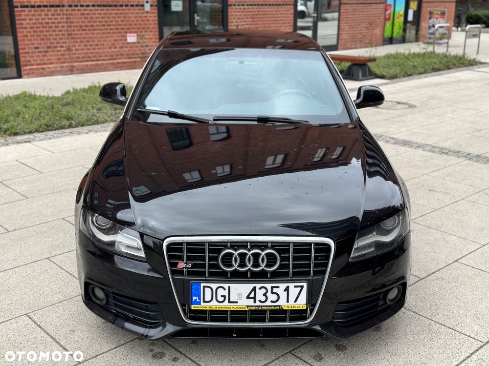 Audi A4 Limousine - 8