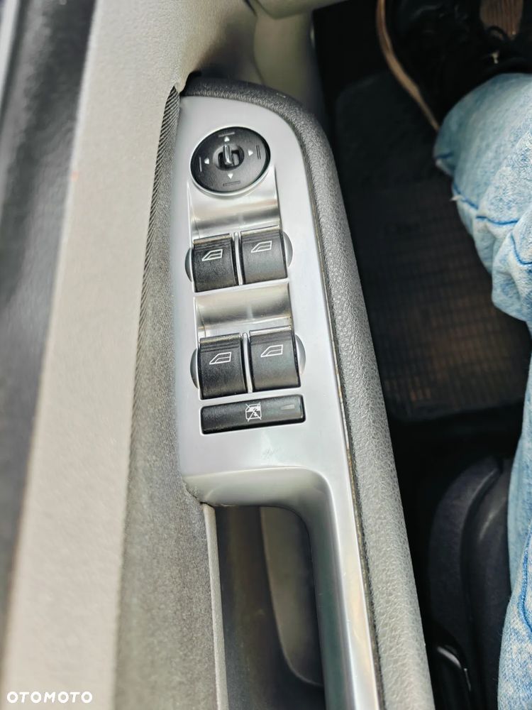 Ford Focus 1.8 Ghia - 22