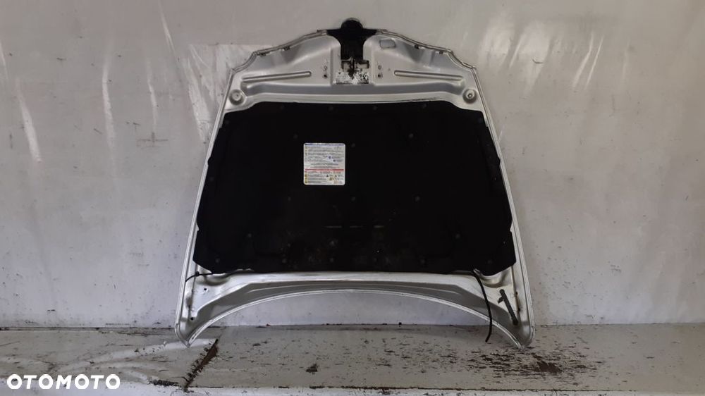# MASKA POKRYWA SILNIKA DO ALFA ROMEO GT SREBRNA 694 - 4