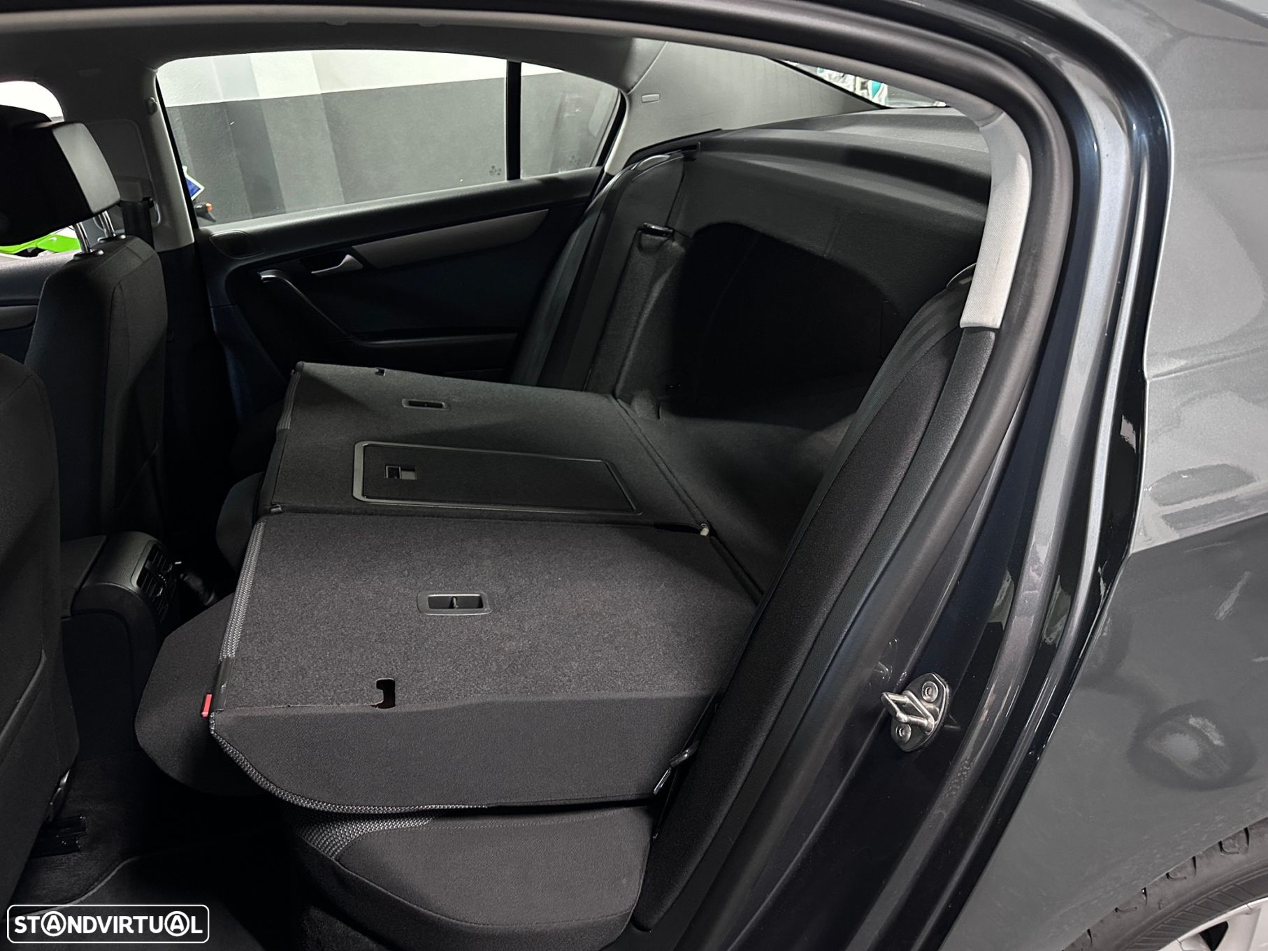 VW Passat 1.6 TDI Confortline - 7