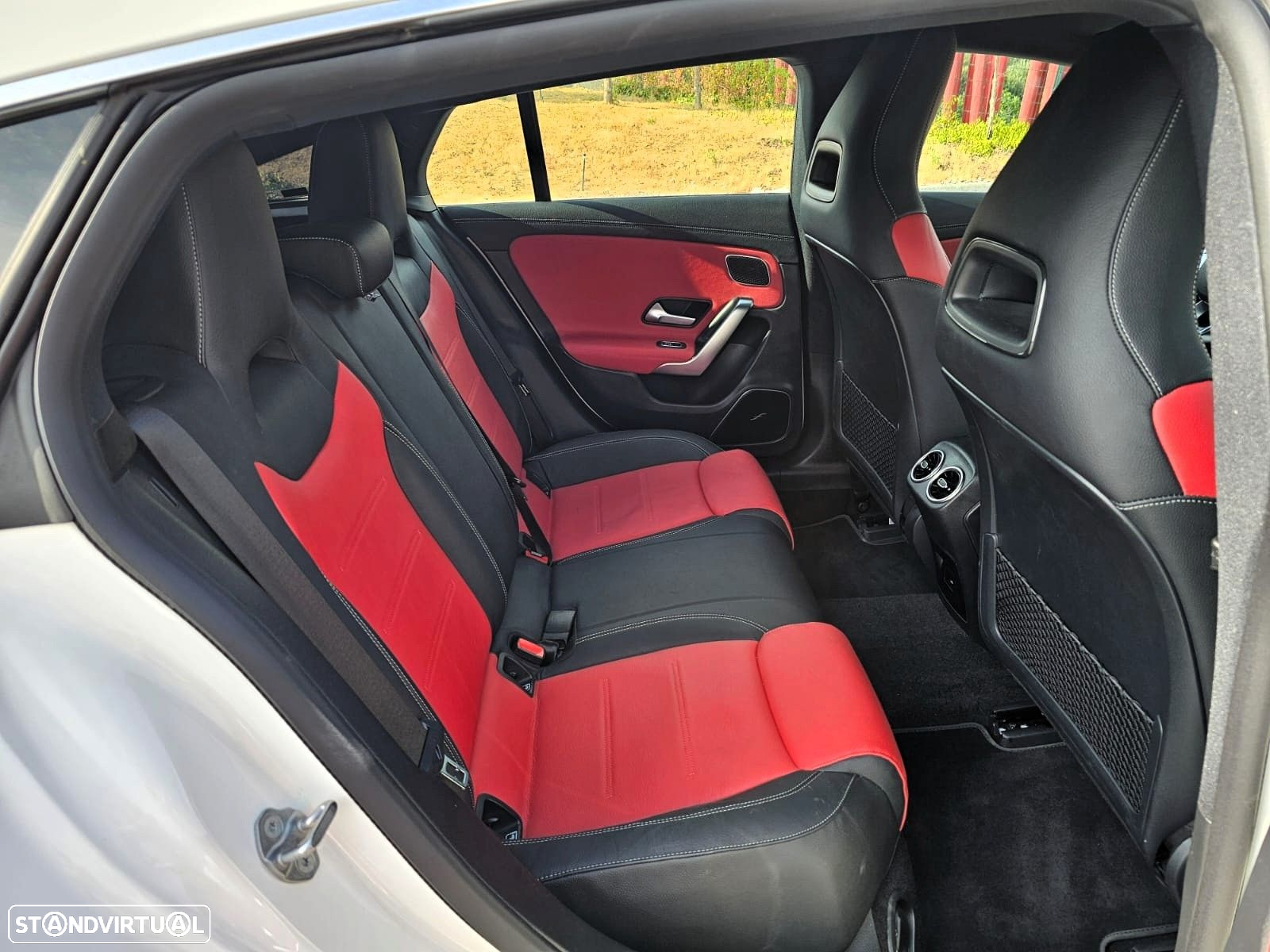 Mercedes-Benz CLA 250 e Shooting Brake AMG Line - 12