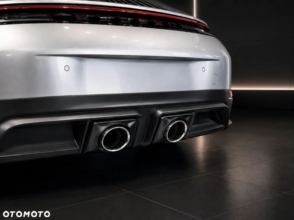 Porsche 911 Carrera T-Hybrid GTS - 7