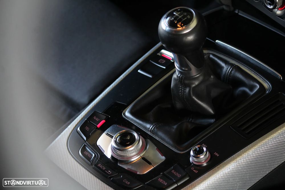 Audi A4 Avant 2.0 TDI DPF S line Sport Pack - 31