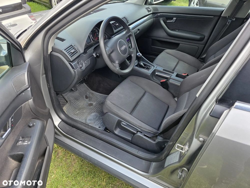 Audi A4 Limousine - 11